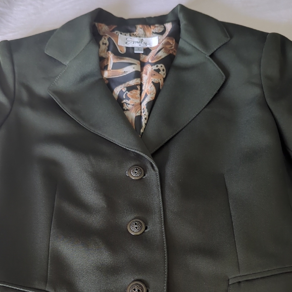 Elegant Black Blazer by [Brand]